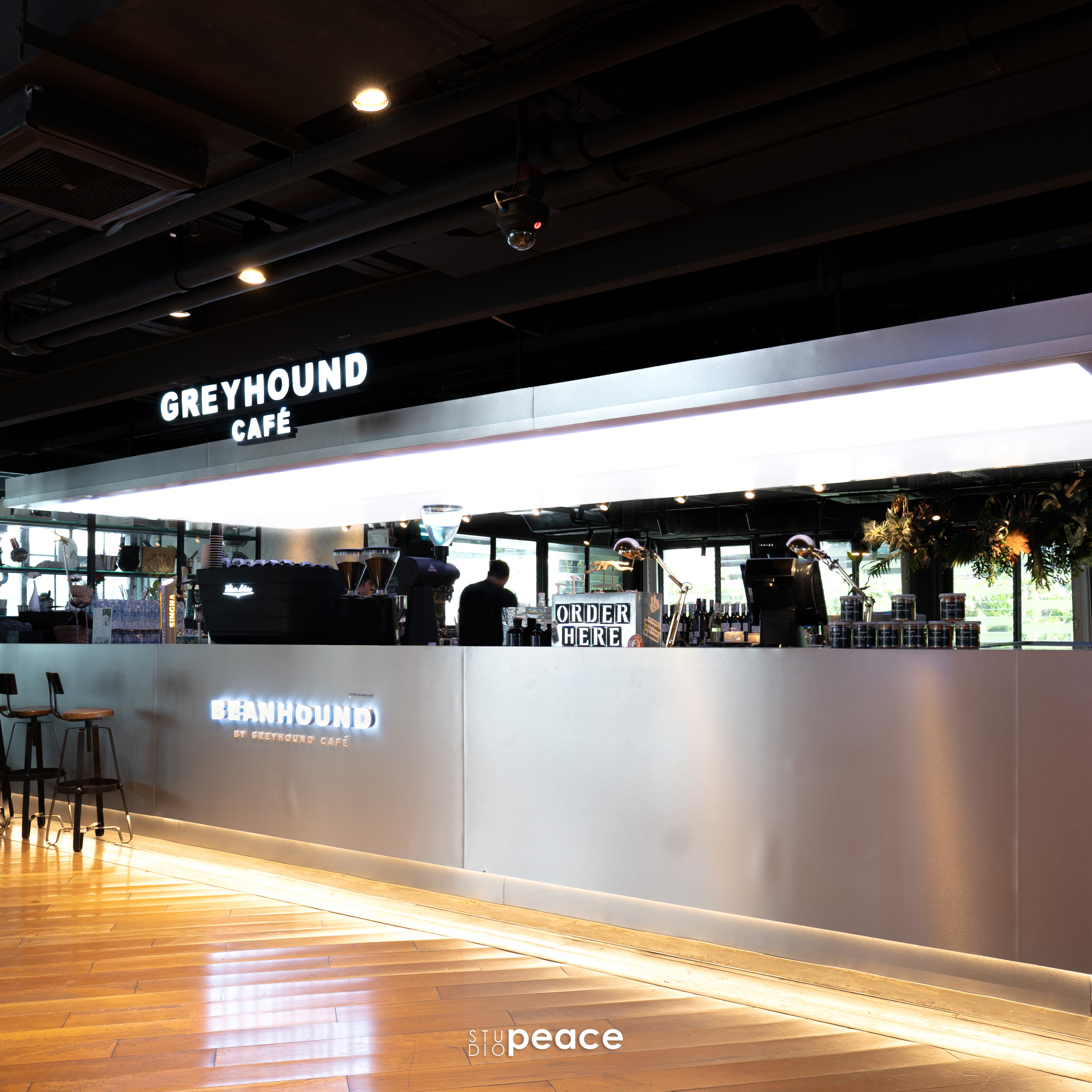Beanhound by Greyhound - Siam Center — 4