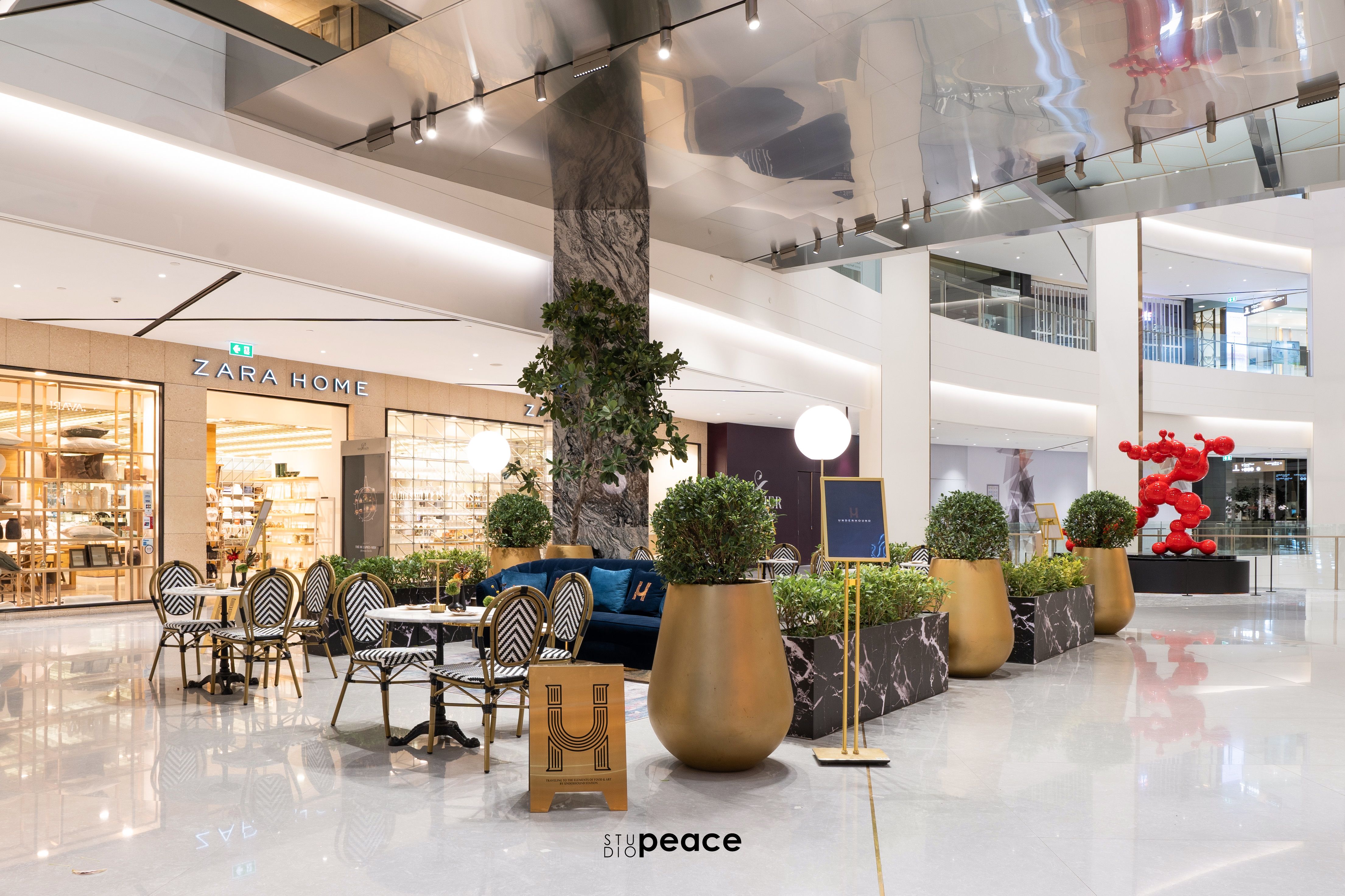 Underhound by Greyhound — Siam Paragon — 6