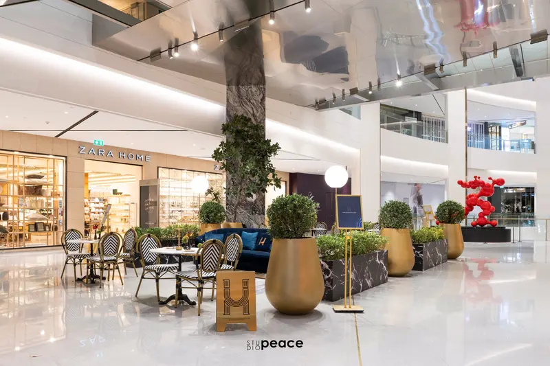 Underhound by Greyhound — Siam Paragon — 6