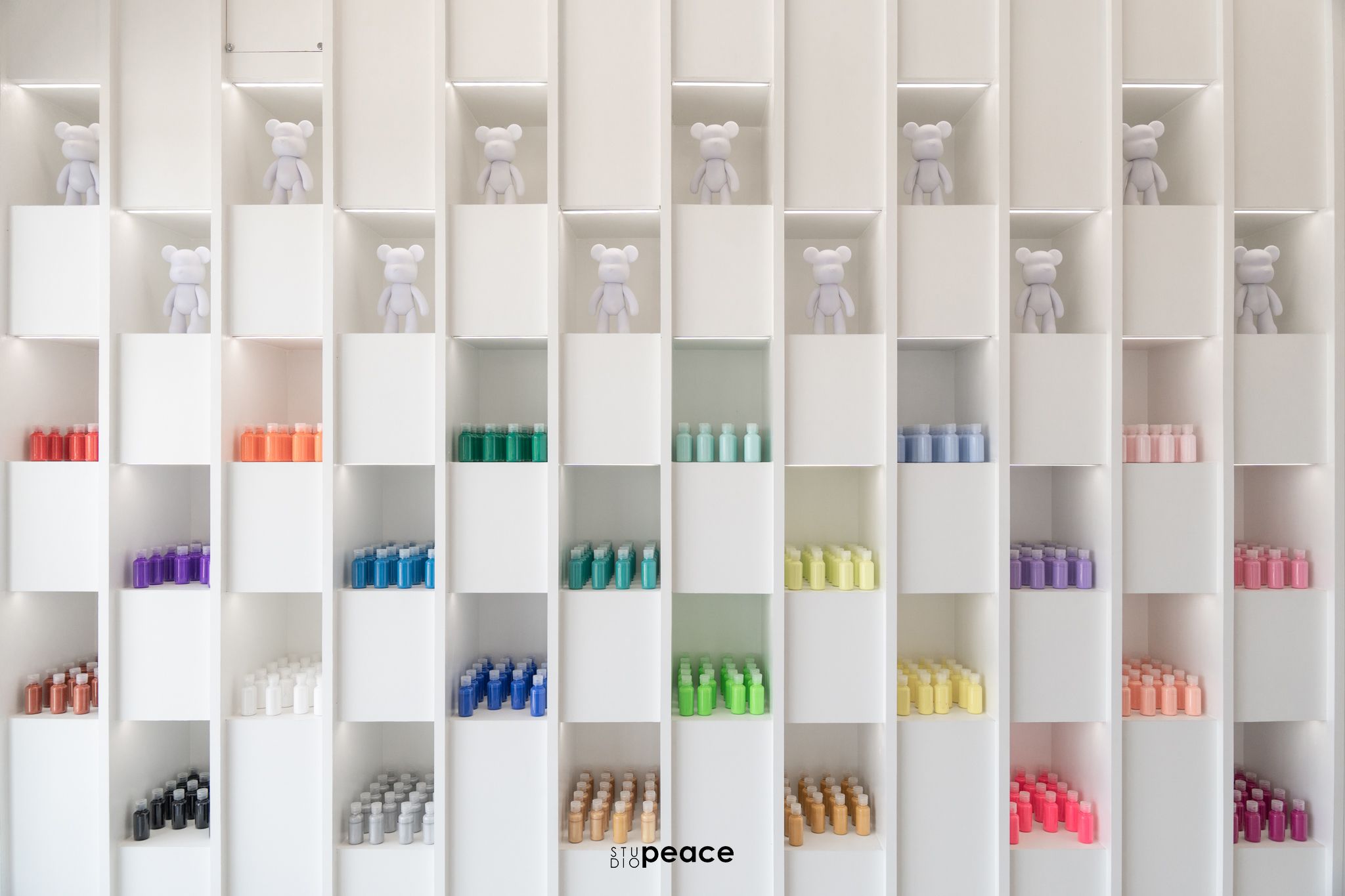 White & Space — Nail Salon — 9