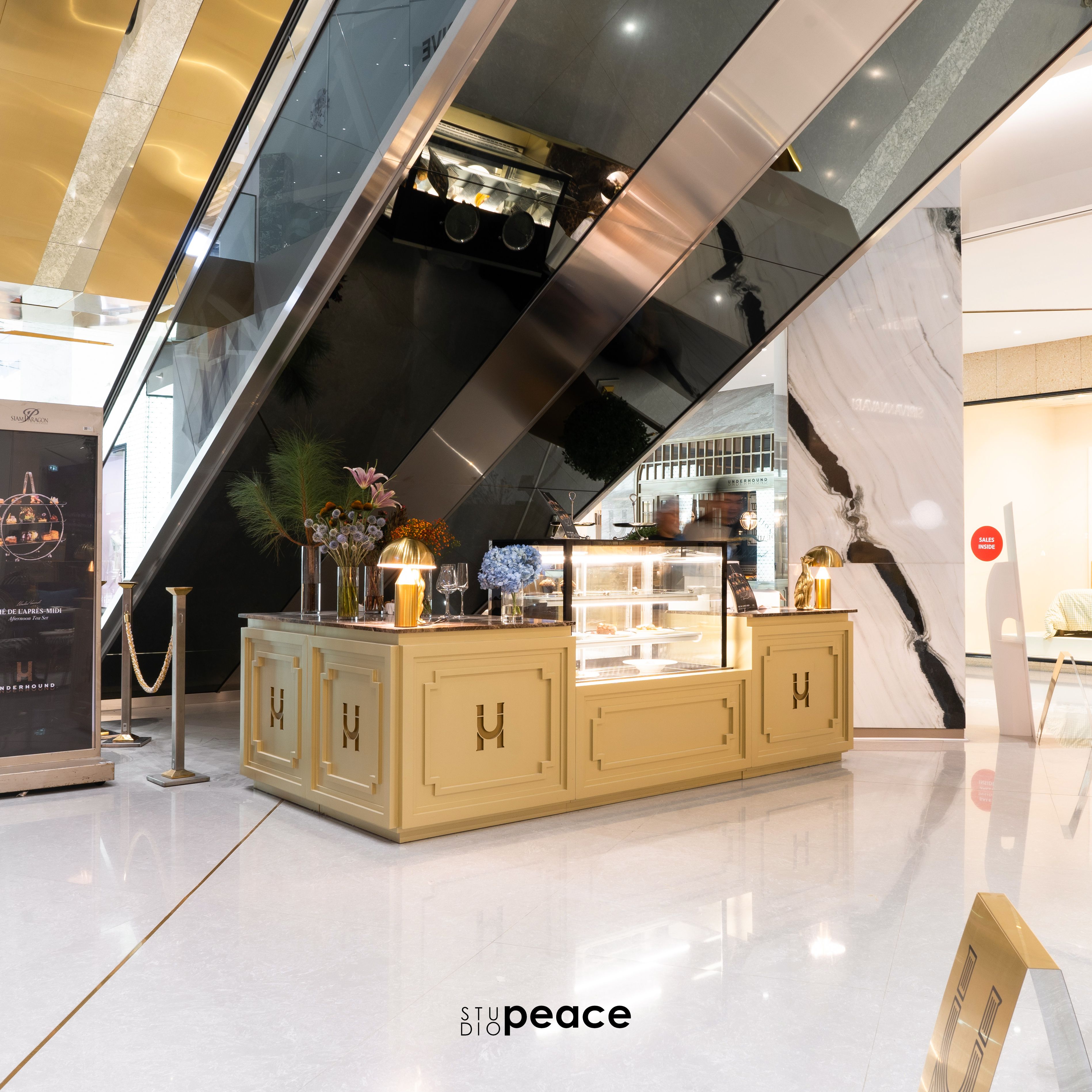 Underhound by Greyhound — Siam Paragon — 3