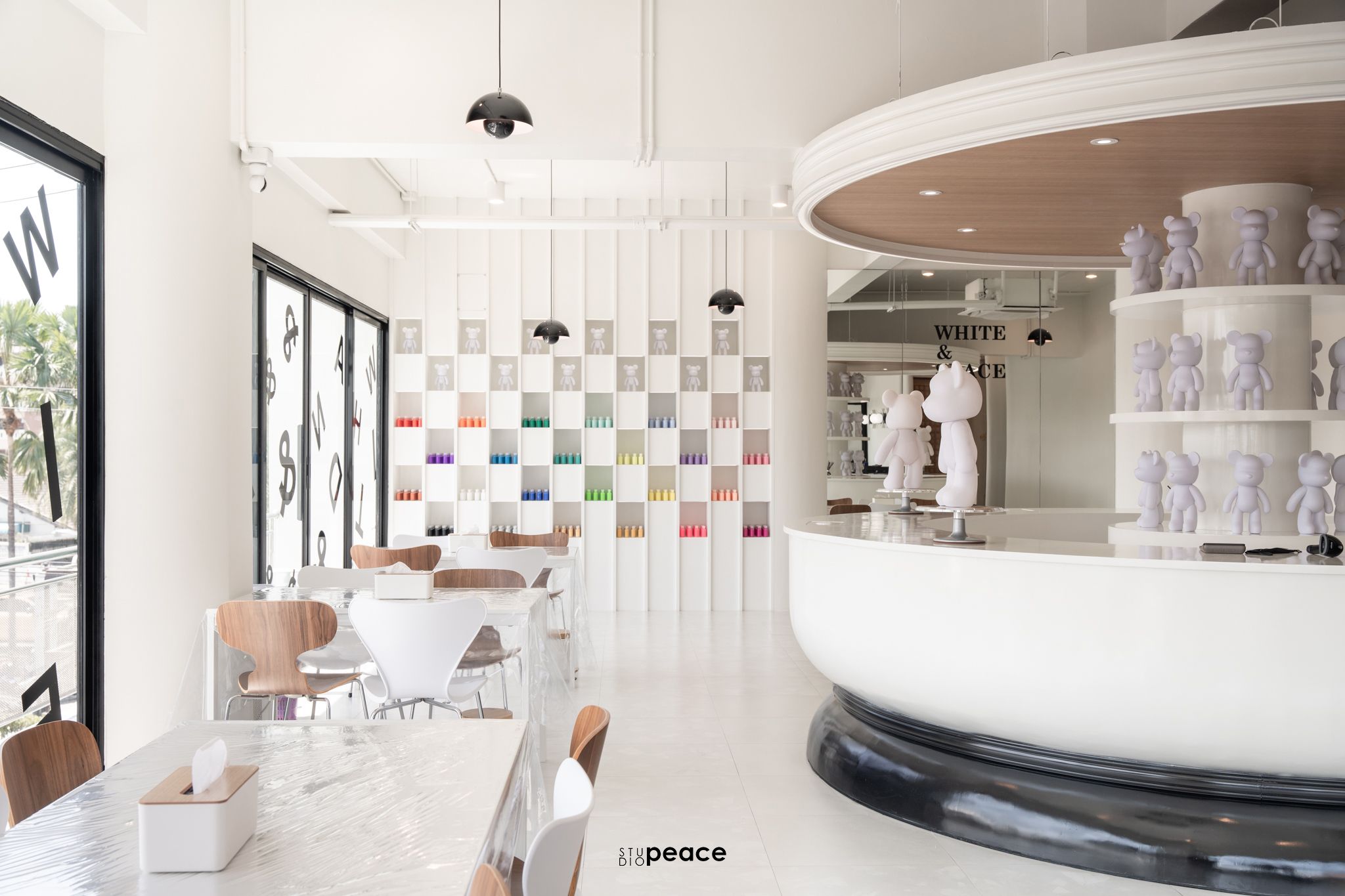 White & Space — Nail Salon — 1