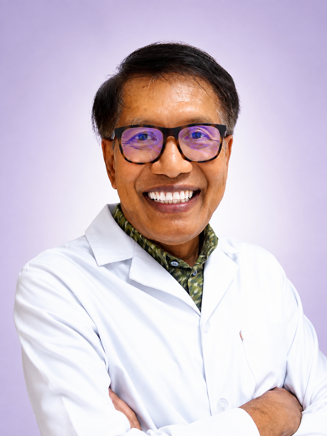 Dr. Supawat Puttipart, orthodontist at Asok Montri Dental Clinic