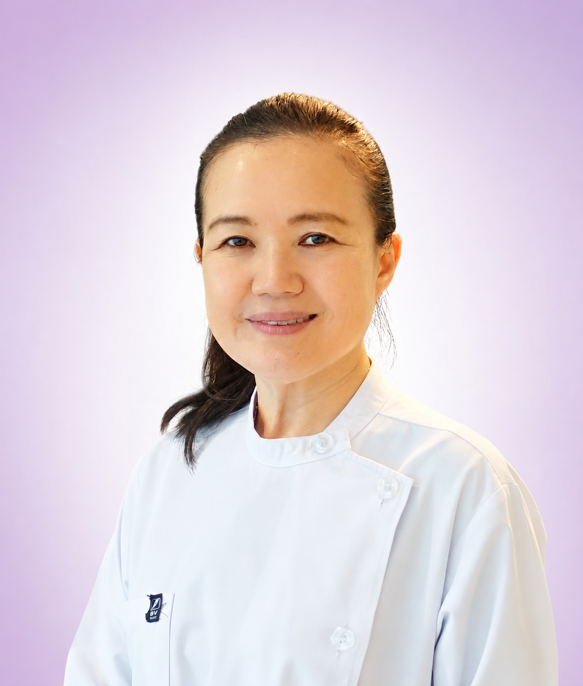 Dr. Porntip Veeriyapak, periodontist at Asok Montri Dental Clinic