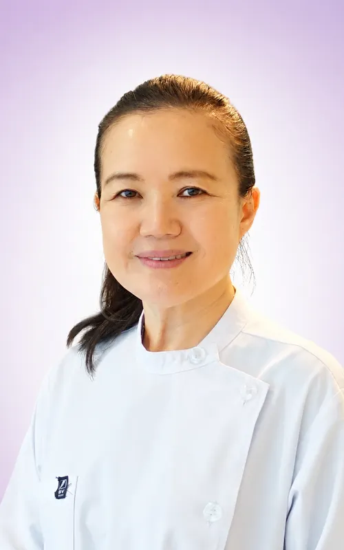Dr. Porntip Veeriyapak, periodontist at Asok Montri Dental Clinic